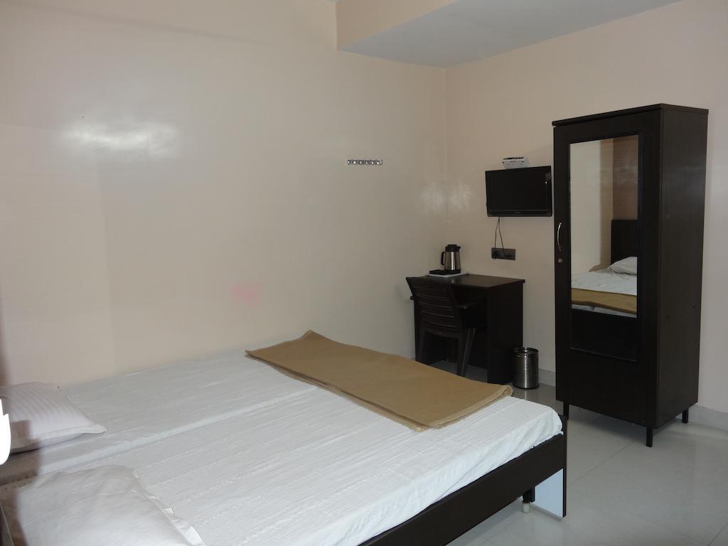 Dwaraka Inn Hyderabad Room photo