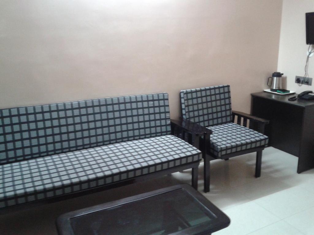 Dwaraka Inn Hyderabad Room photo