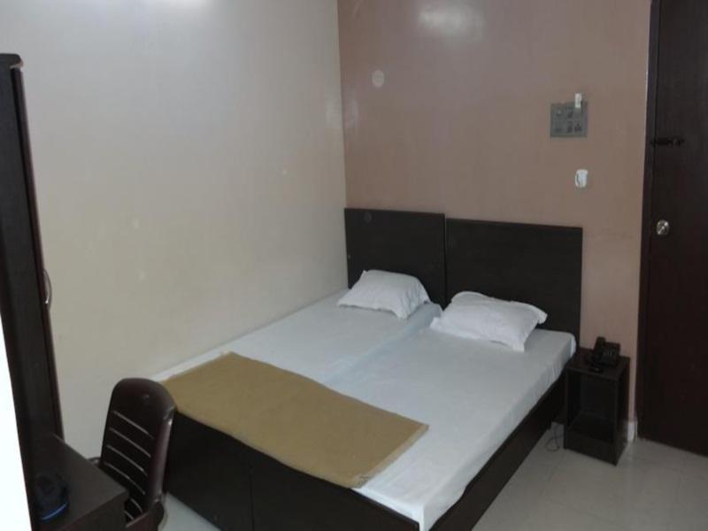 Dwaraka Inn Hyderabad Exterior photo